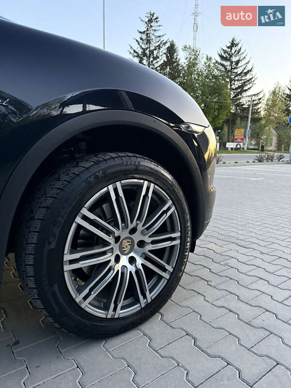 Внедорожник / Кроссовер Porsche Cayenne 2010 в Каменец-Подольском