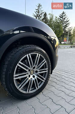 Позашляховик / Кросовер Porsche Cayenne 2010 в 