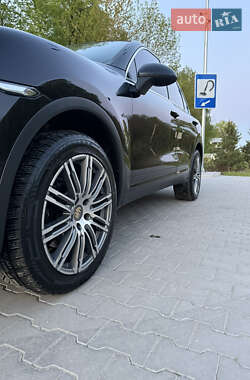 Позашляховик / Кросовер Porsche Cayenne 2010 в 