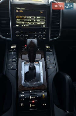 Позашляховик / Кросовер Porsche Cayenne 2010 в 