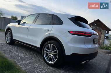 Внедорожник / Кроссовер Porsche Cayenne 2017 в 