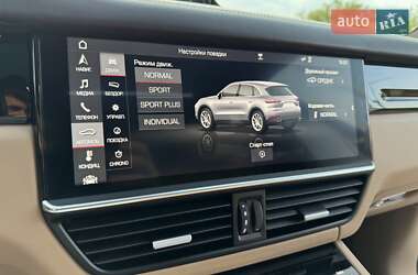 Внедорожник / Кроссовер Porsche Cayenne 2017 в 
