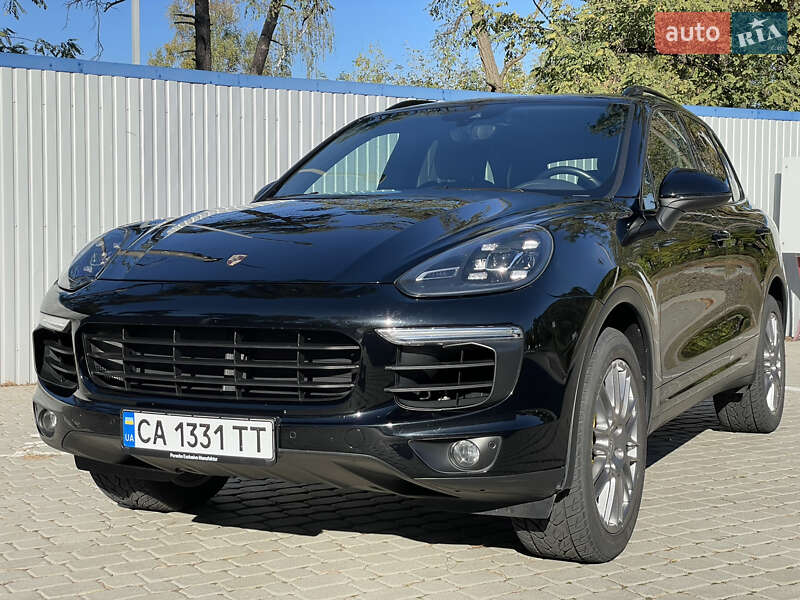 Внедорожник / Кроссовер Porsche Cayenne 2017 в 