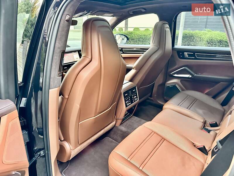 Позашляховик / Кросовер Porsche Cayenne 2018 в Києві