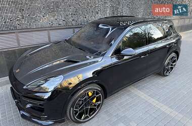 Позашляховик / Кросовер Porsche Cayenne 2018 в 