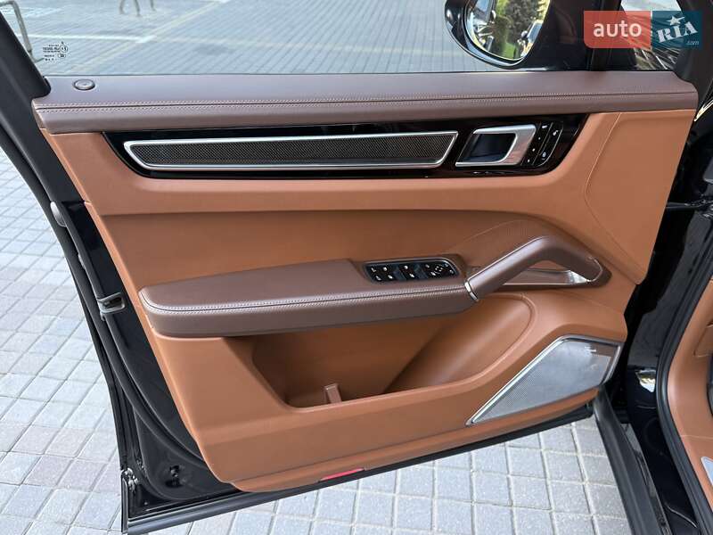 Позашляховик / Кросовер Porsche Cayenne 2018 в Києві