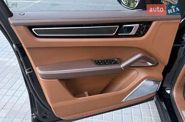 Позашляховик / Кросовер Porsche Cayenne 2018 в 