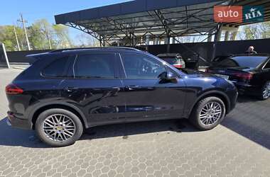 Позашляховик / Кросовер Porsche Cayenne 2015 в 