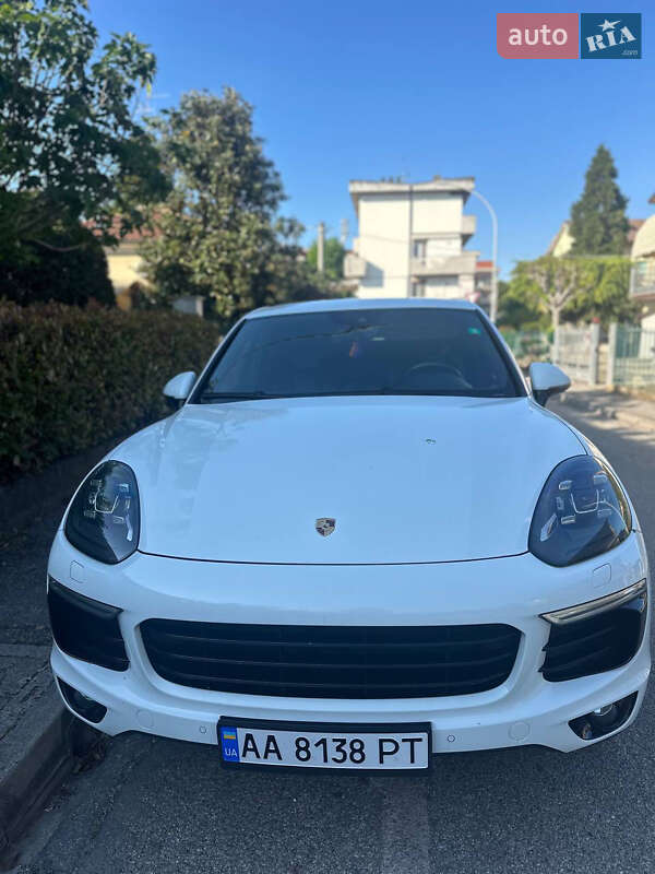 Позашляховик / Кросовер Porsche Cayenne 2017 в Києві