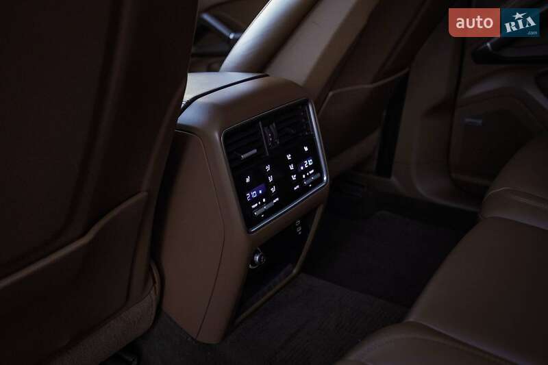 Внедорожник / Кроссовер Porsche Cayenne 2019 в Харькове