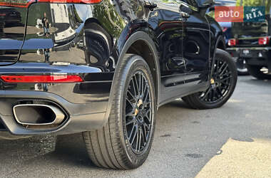 Внедорожник / Кроссовер Porsche Cayenne 2016 в 