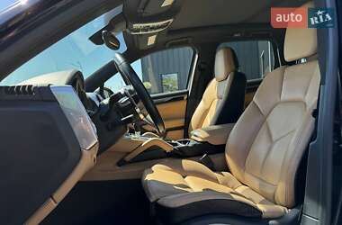 Внедорожник / Кроссовер Porsche Cayenne 2014 в 