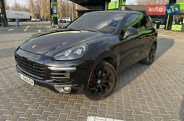 Внедорожник / Кроссовер Porsche Cayenne 2014 в Кременчуге