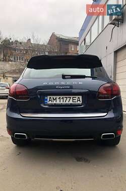 Внедорожник / Кроссовер Porsche Cayenne 2012 в 