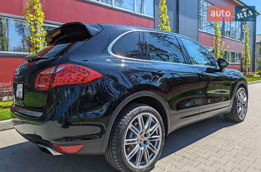 Позашляховик / Кросовер Porsche Cayenne 2014 в 