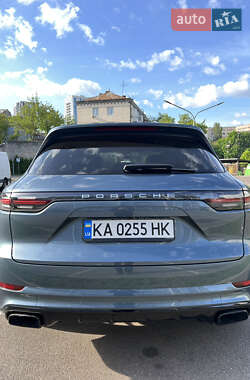 Позашляховик / Кросовер Porsche Cayenne 2017 в 
