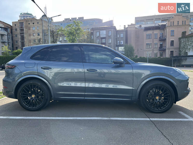 Внедорожник / Кроссовер Porsche Cayenne 2017 в Киеве