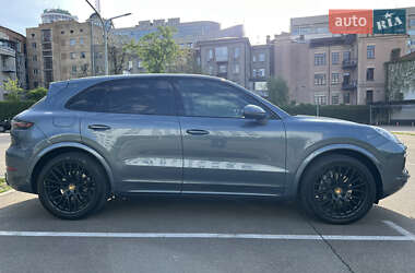 Позашляховик / Кросовер Porsche Cayenne 2017 в 