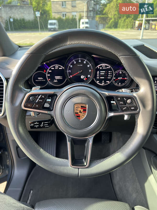 Внедорожник / Кроссовер Porsche Cayenne 2017 в Киеве