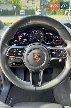 Позашляховик / Кросовер Porsche Cayenne 2017 в 