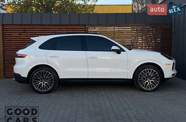 Внедорожник / Кроссовер Porsche Cayenne 2018 в 