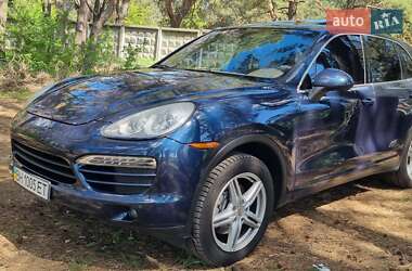 Внедорожник / Кроссовер Porsche Cayenne 2011 в 