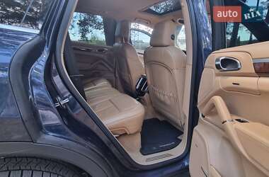 Внедорожник / Кроссовер Porsche Cayenne 2011 в 