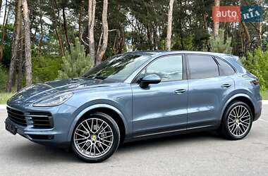 Внедорожник / Кроссовер Porsche Cayenne 2018 в 