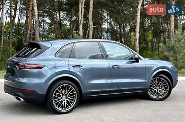 Внедорожник / Кроссовер Porsche Cayenne 2018 в 