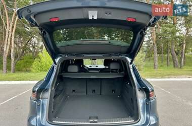 Внедорожник / Кроссовер Porsche Cayenne 2018 в 