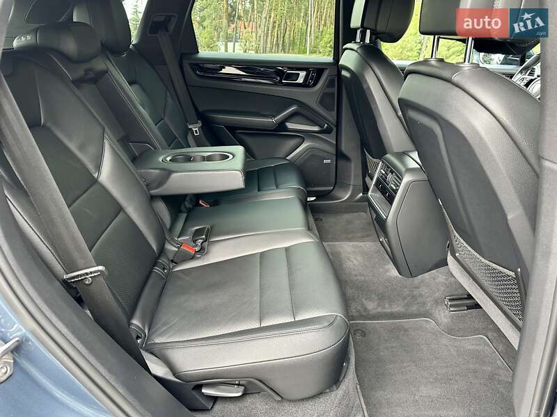 Внедорожник / Кроссовер Porsche Cayenne 2018 в Киеве