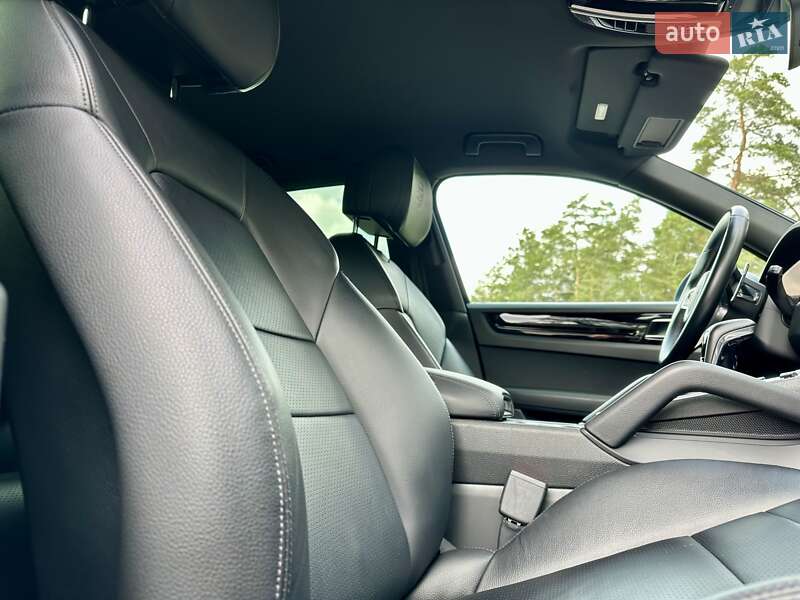 Внедорожник / Кроссовер Porsche Cayenne 2018 в Киеве