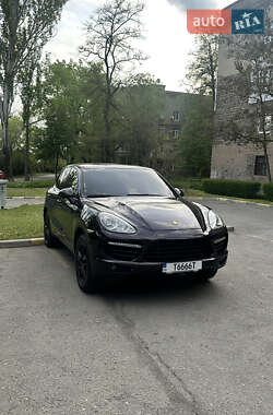 Позашляховик / Кросовер Porsche Cayenne 2011 в Запоріжжі