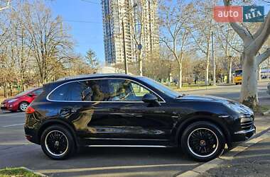 Внедорожник / Кроссовер Porsche Cayenne 2010 в 
