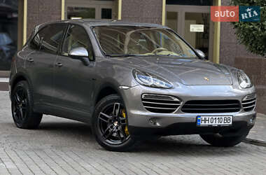 Позашляховик / Кросовер Porsche Cayenne 2013 в 