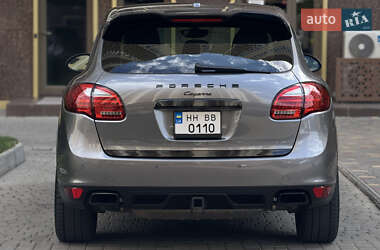 Позашляховик / Кросовер Porsche Cayenne 2013 в 