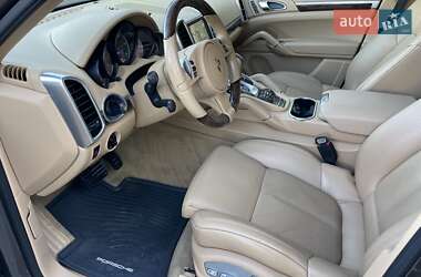 Позашляховик / Кросовер Porsche Cayenne 2012 в 