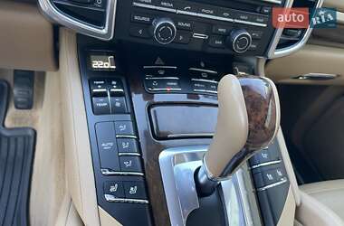 Позашляховик / Кросовер Porsche Cayenne 2012 в 