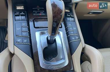 Позашляховик / Кросовер Porsche Cayenne 2012 в 