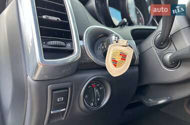 Внедорожник / Кроссовер Porsche Cayenne 2013 в 