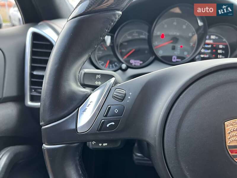 Внедорожник / Кроссовер Porsche Cayenne 2013 в Киеве