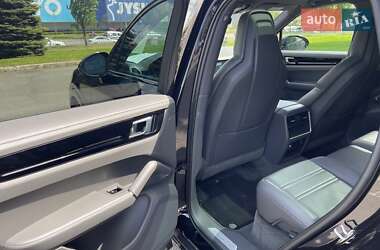 Позашляховик / Кросовер Porsche Cayenne 2019 в 