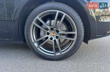 Позашляховик / Кросовер Porsche Cayenne 2019 в 