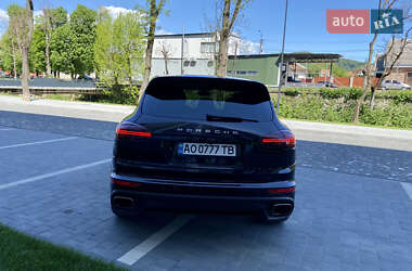 Позашляховик / Кросовер Porsche Cayenne 2016 в 