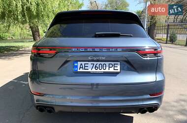 Внедорожник / Кроссовер Porsche Cayenne 2019 в 