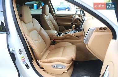 Внедорожник / Кроссовер Porsche Cayenne 2013 в 