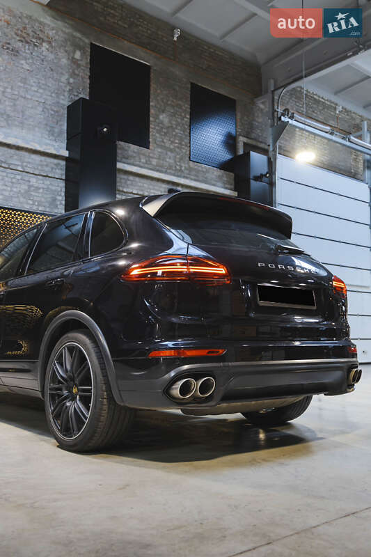 Внедорожник / Кроссовер Porsche Cayenne 2014 в Луцке