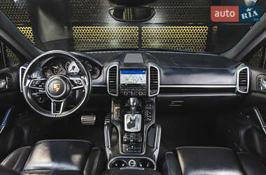 Позашляховик / Кросовер Porsche Cayenne 2014 в 