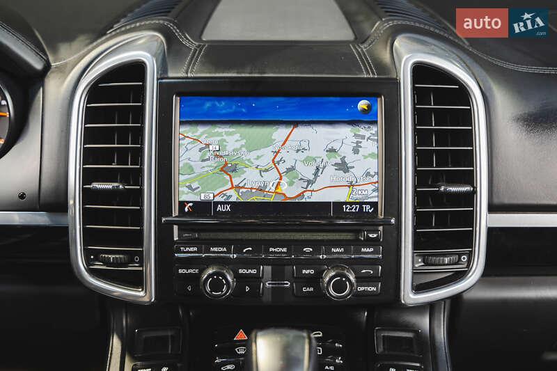 Внедорожник / Кроссовер Porsche Cayenne 2014 в Луцке