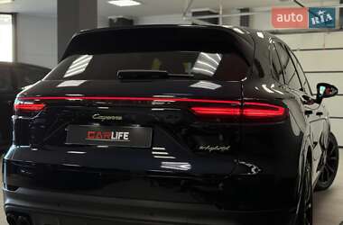 Позашляховик / Кросовер Porsche Cayenne 2019 в 